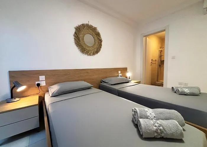 Paceville Glow Six سانت جوليان