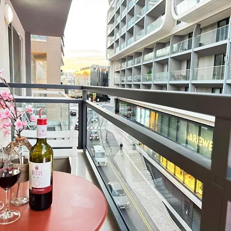 Paceville Glow Six Apartament *