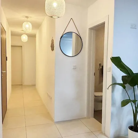 Paceville Glow Six Apartamento San Julián