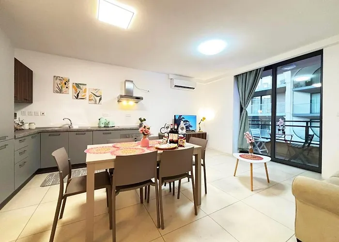 Paceville Glow Six * San Giuliano