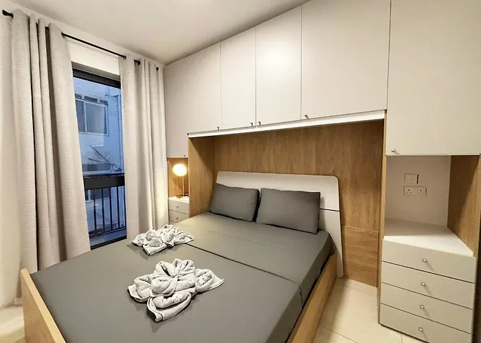 Paceville Glow Six *