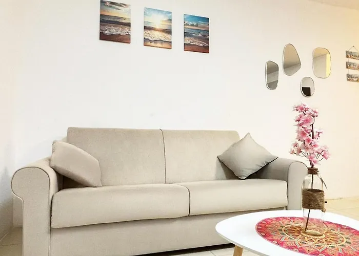 Paceville Glow Six * San Ġiljan