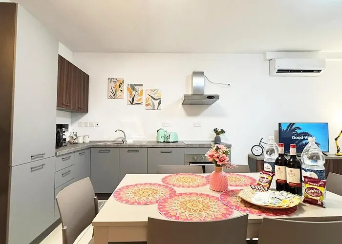 Paceville Glow Six Apartament