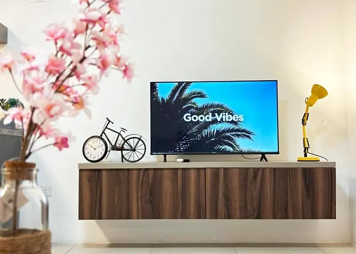 Paceville Glow Six *