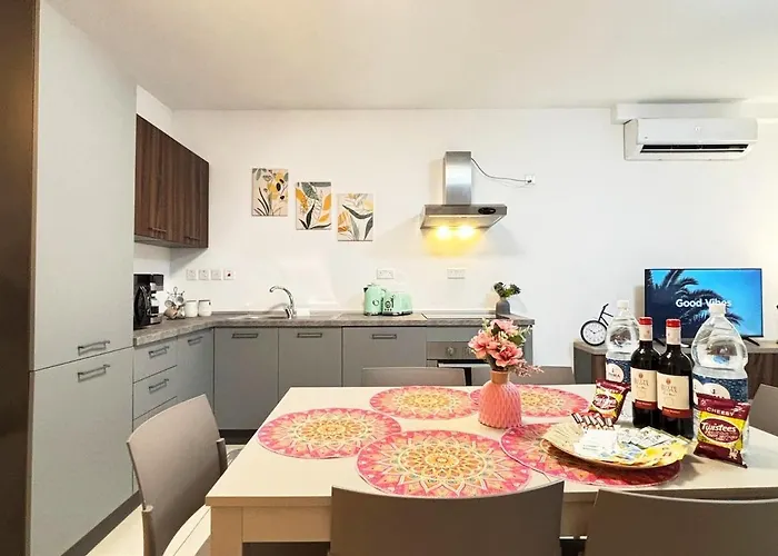 Paceville Glow Six St. Julian's