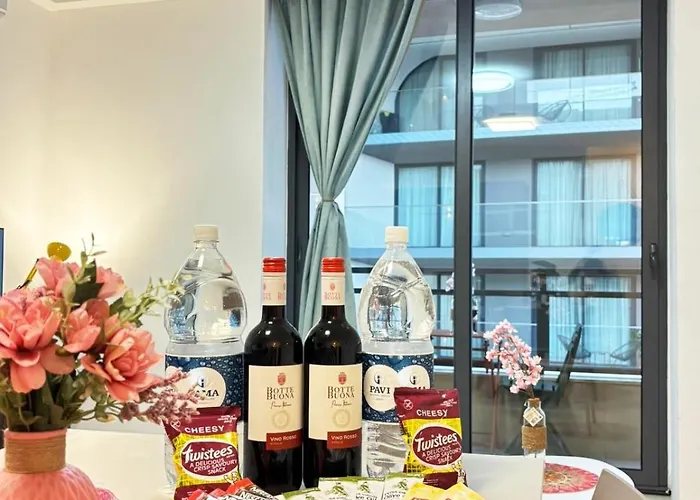 Paceville Glow Six Apartament