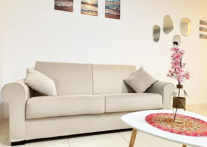 Paceville Glow Six * San Ġiljan